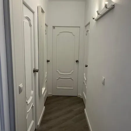 Small فوينخيرولا