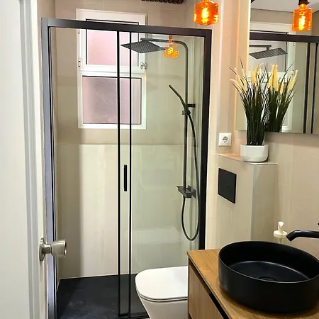 Small * فوينخيرولا