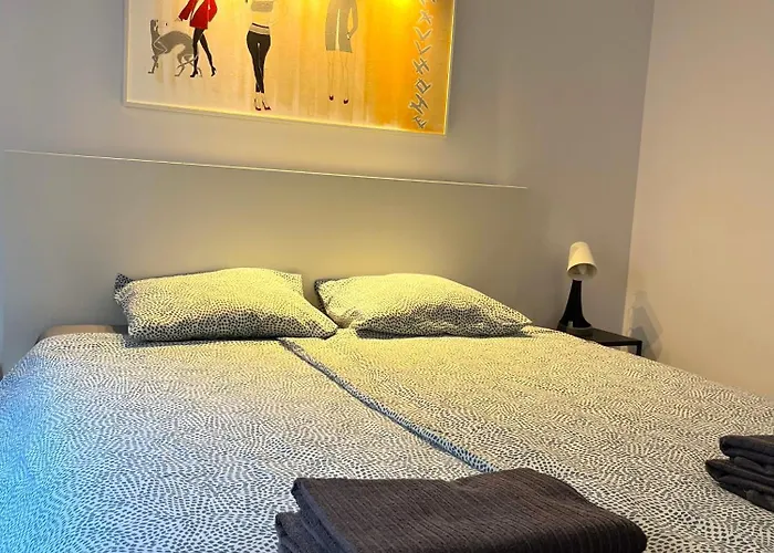 Small * فوينخيرولا