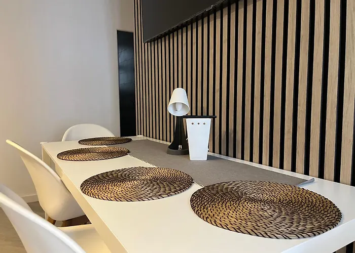 Small فوينخيرولا