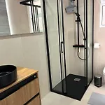 Small فوينخيرولا